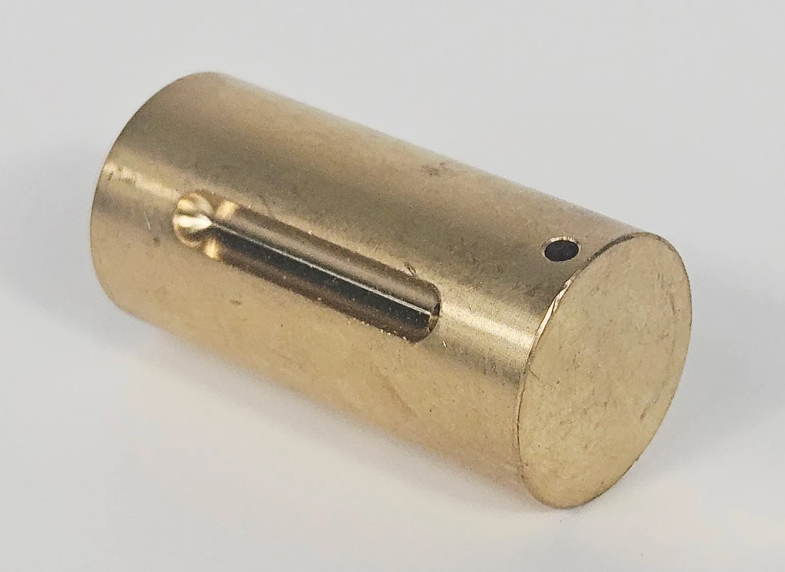 Палец рычага толкателя клапана Cummins ISM 11L 3335343 3328456 3073650