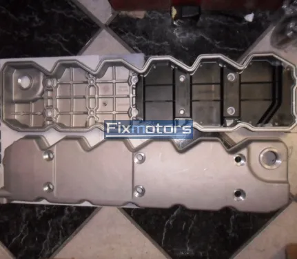 Крышка клапанов Cummins 6ISBe 2831325 4939895